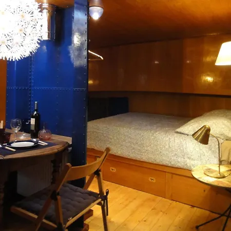Bateau, Peniche Marbore - Botel *
