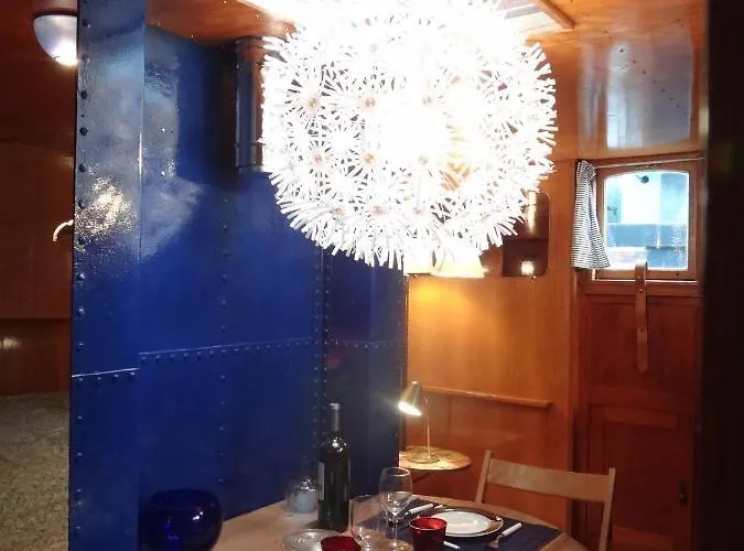 Båthotell Bateau, Peniche Marbore -
